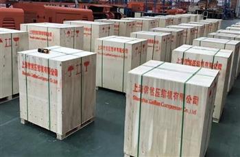 “ 创汇欧元 ” 信然无油空压机深夜忙碌装车发货！2025年信然出口空压机恢复到疫情前水平！！