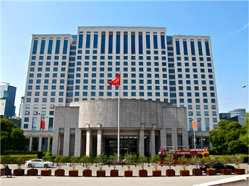 信然集团赴上海市黄浦区、普陀区人民政府洽谈全球总部选址事宜