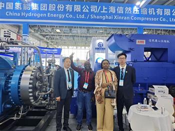 信然集团（南非）公司合作伙伴在北京合影留念并洽谈深度项目推进…