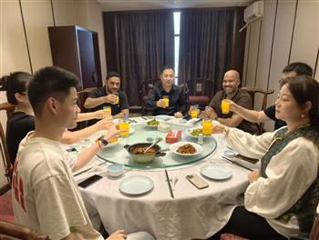 信然压缩机喜迎阿曼商务代表团 氮气注井技术赋能中东石油天然气能源合作